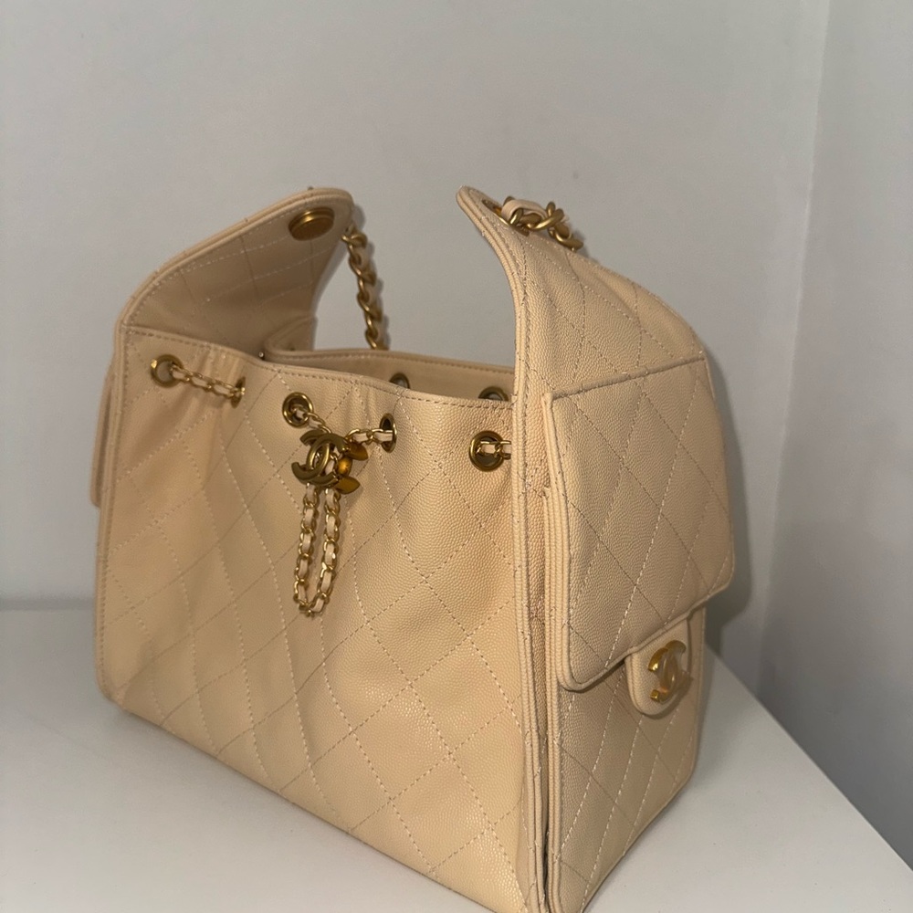 Chanel Beige Quilted Shoulder Bag with Gold Accents - Picture 5 of 5